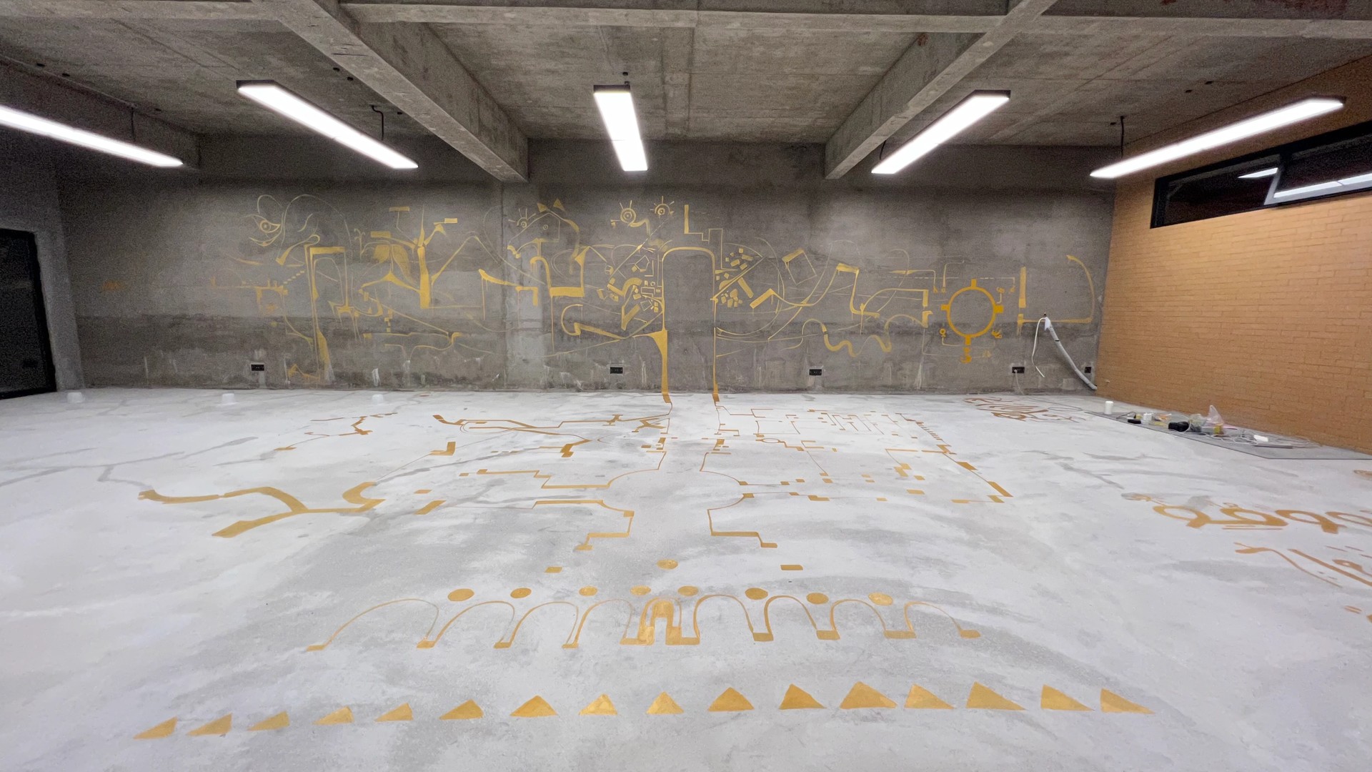 Record of golden blessing patterns on the studio basement floor