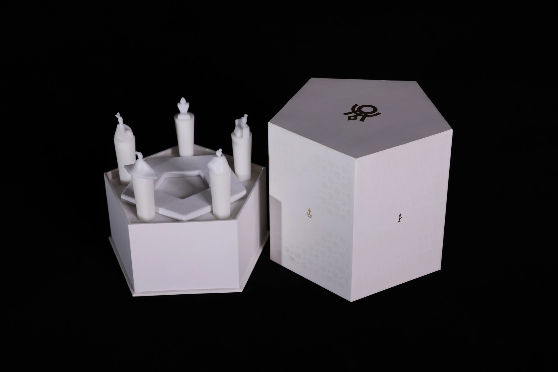 Five Elements seal set with its box